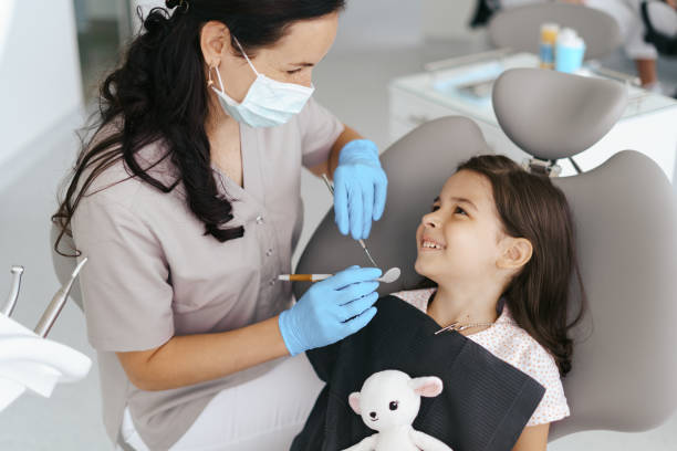 Best Dentist Open on Weekends  in East Hemet, CA